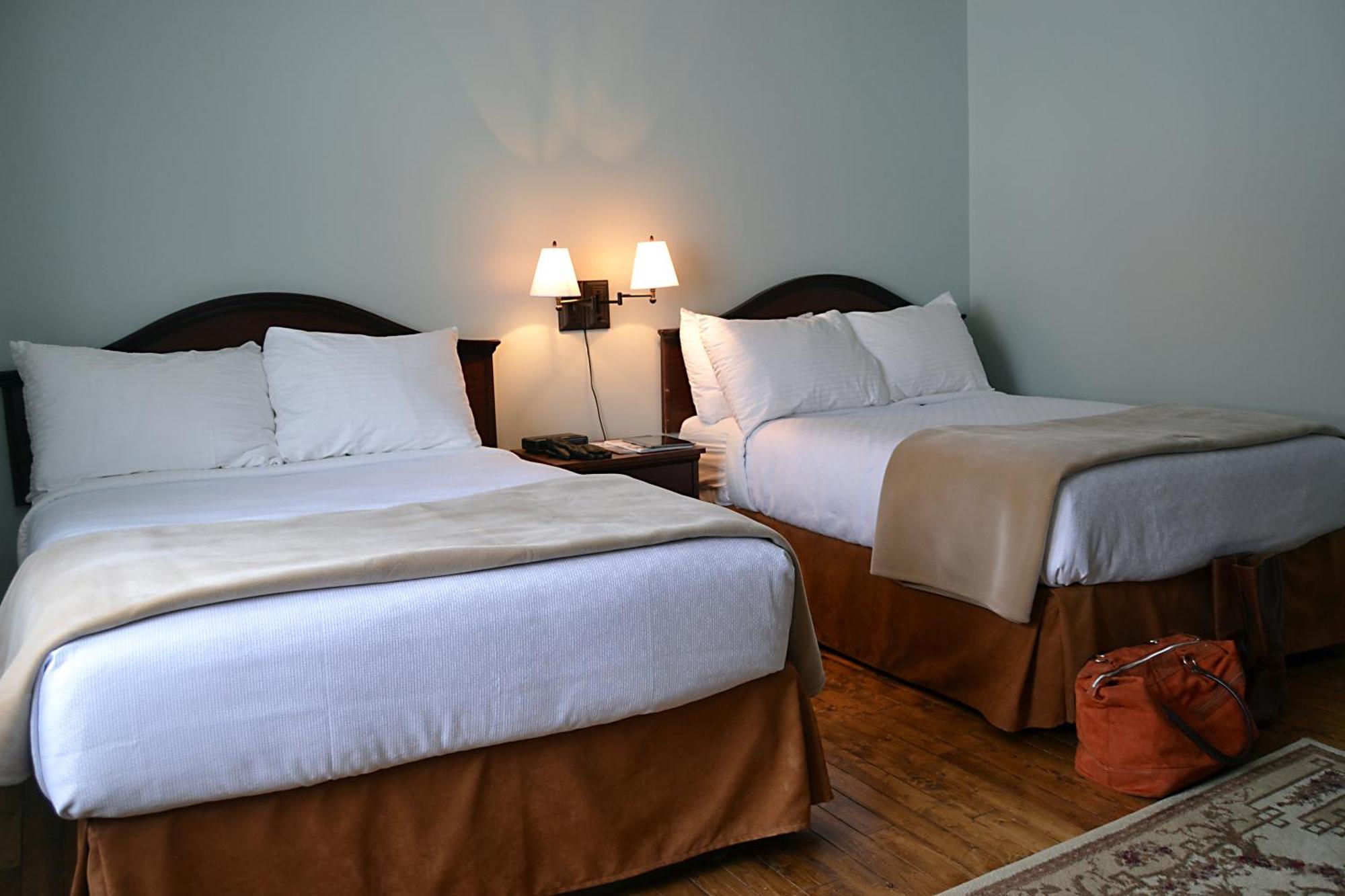 Anchor Inn Hotel And Suites Twillingate Bagian luar foto